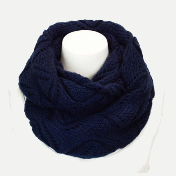 ā¤ļø5/$15š Pointelle Knit Crochet Openwork Infinity Knit Scarf Snood in Navy - Picture 2 of 2